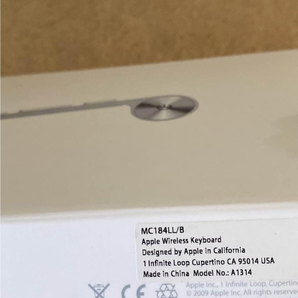 Apple wireless keyboard NIB - Picture 4 of 4